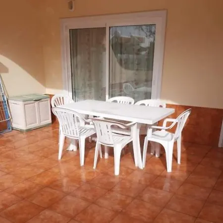 The Palms 2 Bed Duplex With Pool View